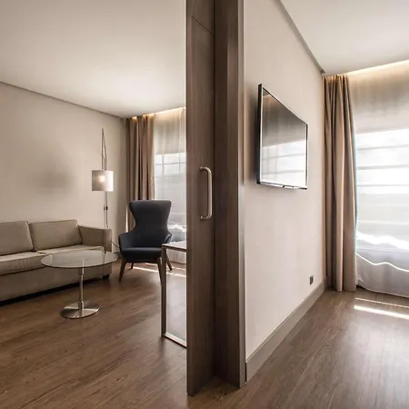 Hotel Nh Plaza De Armas Siviglia