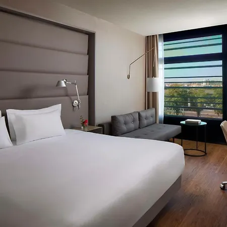 Nh Plaza De Armas Hotel Siviglia
