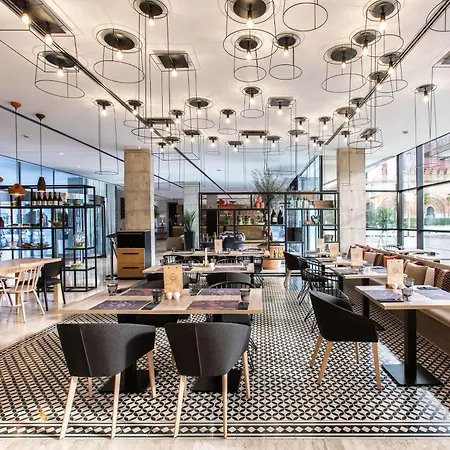 Nh Plaza De Armas Hotel