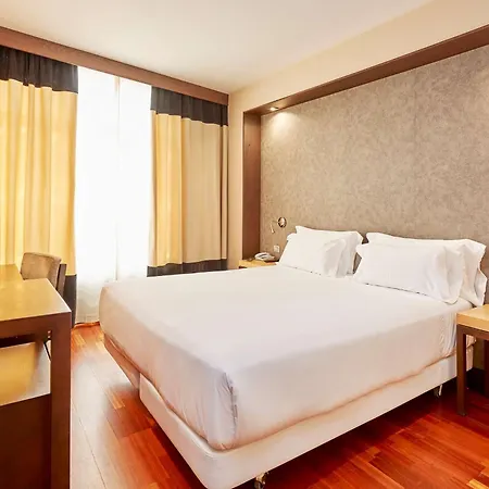 Otel Nh Plaza De Armas Sevilla