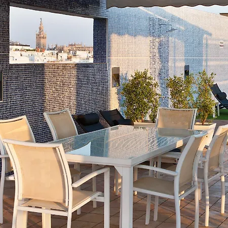 Nh Plaza De Armas Hotel